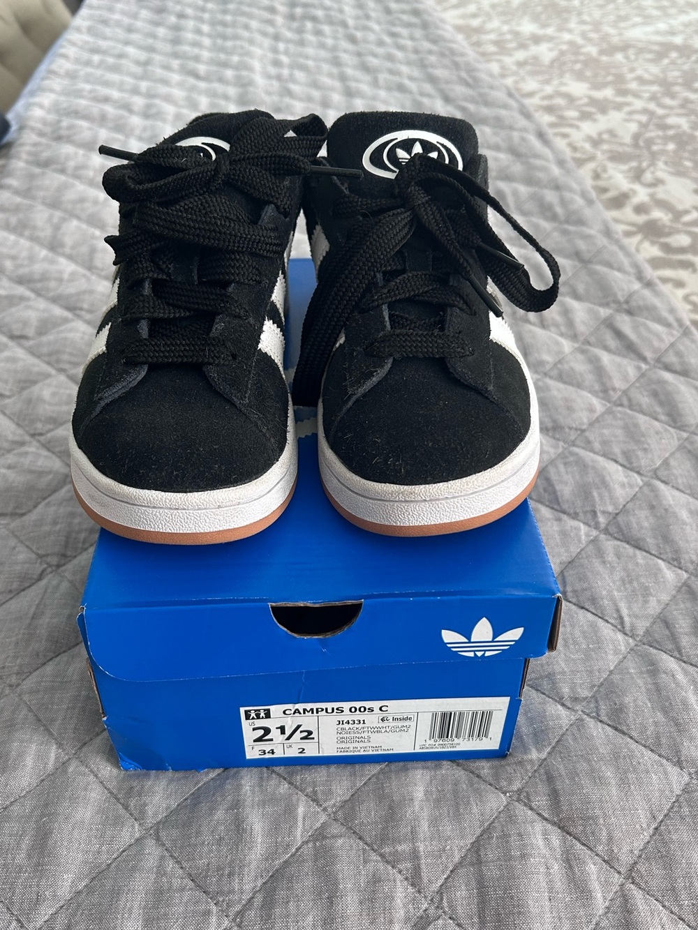 New Boys Adidas Campus 00’s size 2 1/2